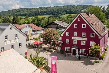 Außenansicht des Gasthofes "Die Krone" in Kinding