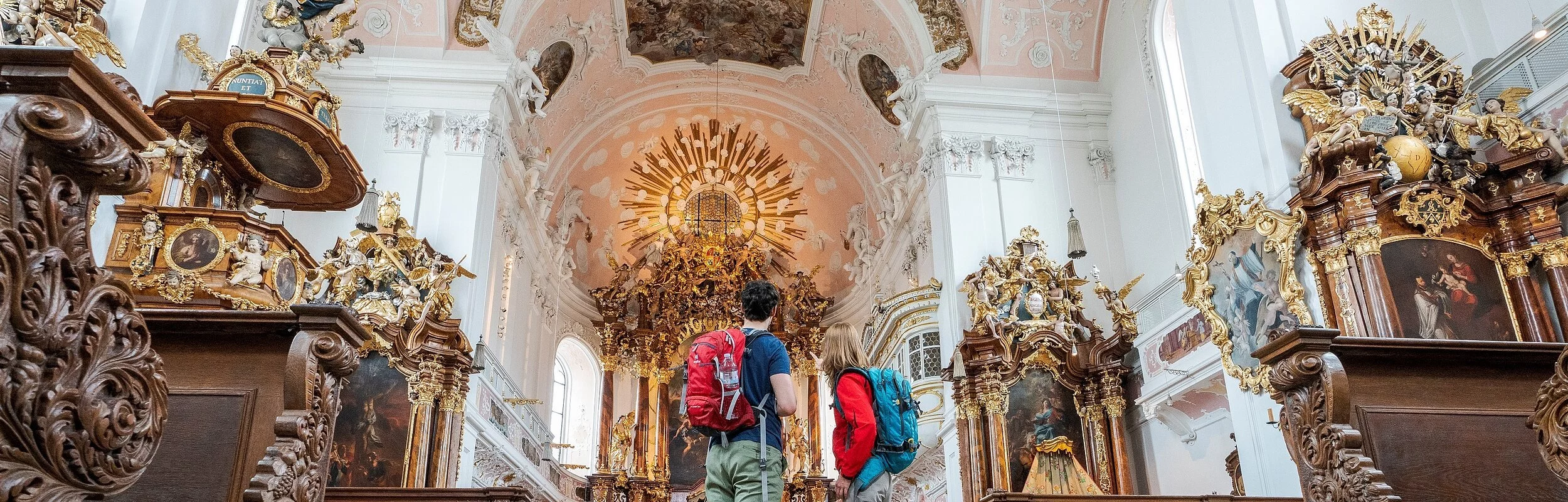 Wanderer in der Schutzengelkirche Eichstätt