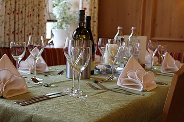 gedeckter Tisch im Hotel Zur Krone