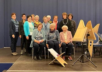 Gruppenbild VEEH-Harfen Gruppenbild VEEH-Harfen