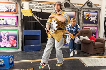 (von links nach rechts): Dieter Fernengel als Don Quijote, Henriette Heine als Knappe Sancho Pansa