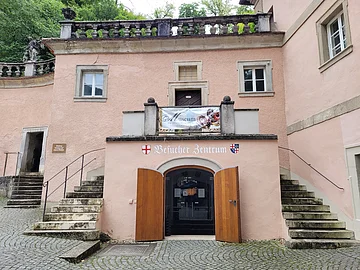 Besucherzentrum im Felsenkeller Das Besucherzentrum im historischen Felsenkeller zeigt die 1000jährige Vergangenheit der Benediktinerabtei und seiner Klosterbrauerei.