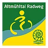 Logo Altmühltal Radweg mit stilisiertem Radfahrer, Fluss und Schneckenhaus in Grün, Gelb und Blau