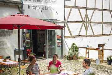 Biergarten des Römer und Bajuwaren Museums Kipfenberg