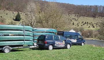 Frankenbootbus mit Bootsanhänger