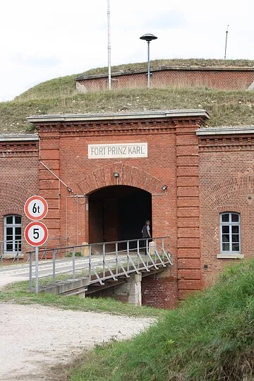 Fort Prinz Karl bei Katharinenberg Eingang des Forts Prinz Karl bei Katharinenberg