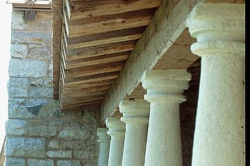 Säuleneingang (Porticus)