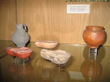 Römische Öllämpchen in der Archäologieausstellung Nassenfels